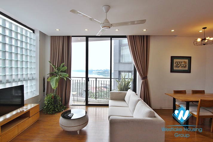 Top Trendy furnished 2 bedroom apartment with vintage elements with a lot of natural light and lake view 
